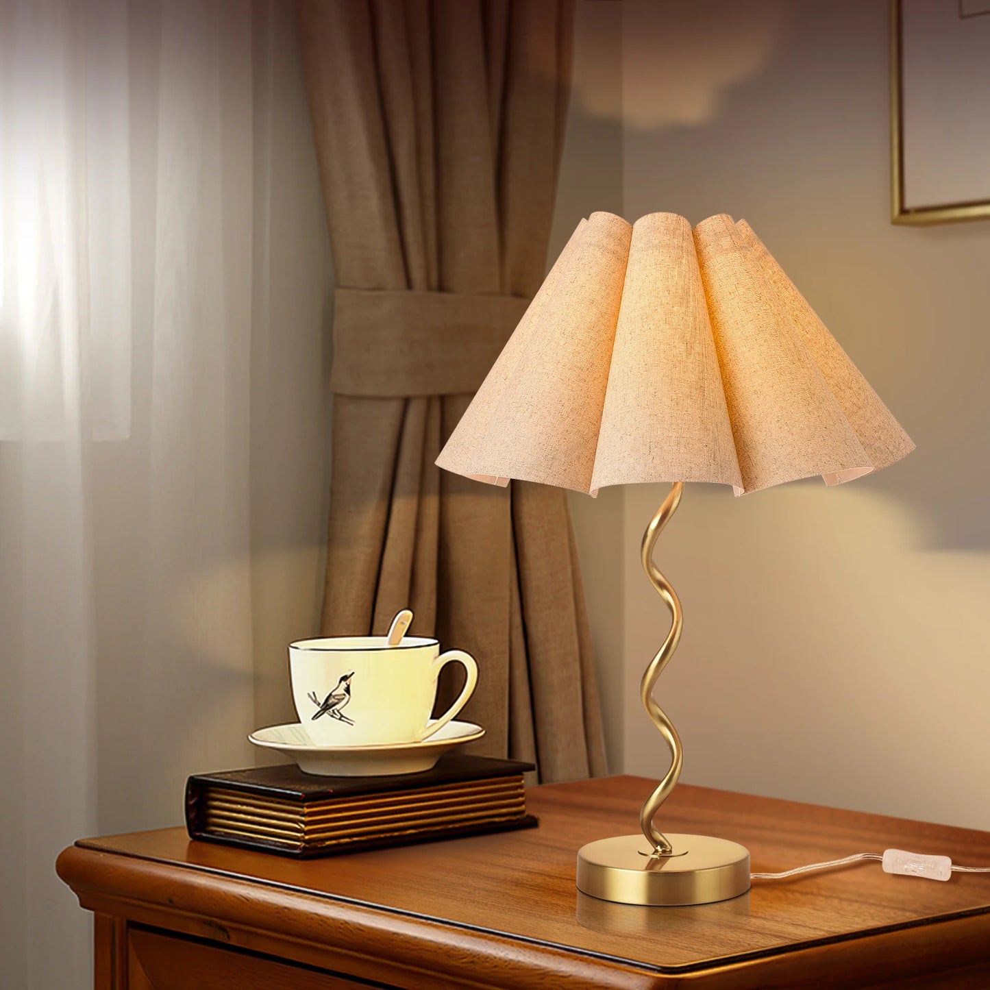 Gold Modern Table Lamp, Scalloped Pleated Desk Lamps Wavy Lamp for Bedside, Bow Table Lamps for Kitchen,Bedroom,Living Room